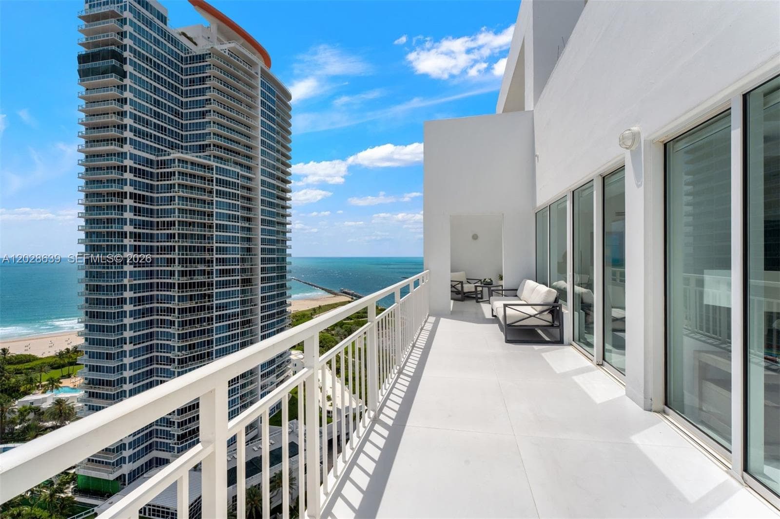 A12028639 — Miami Beach — 21