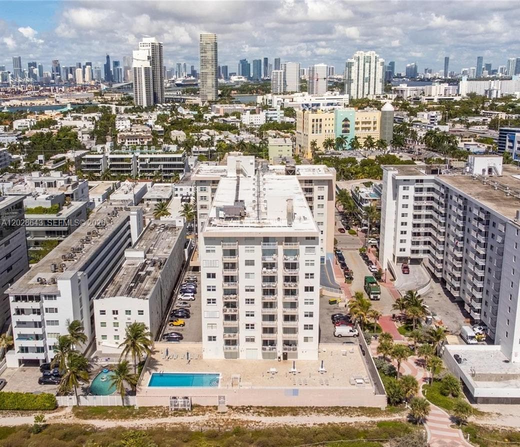 A12028643 — Miami Beach