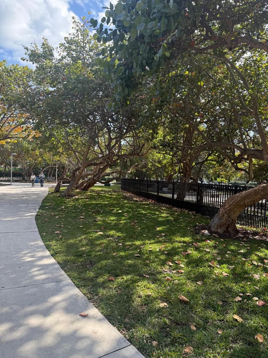 A12028669 — Miami Beach — 13