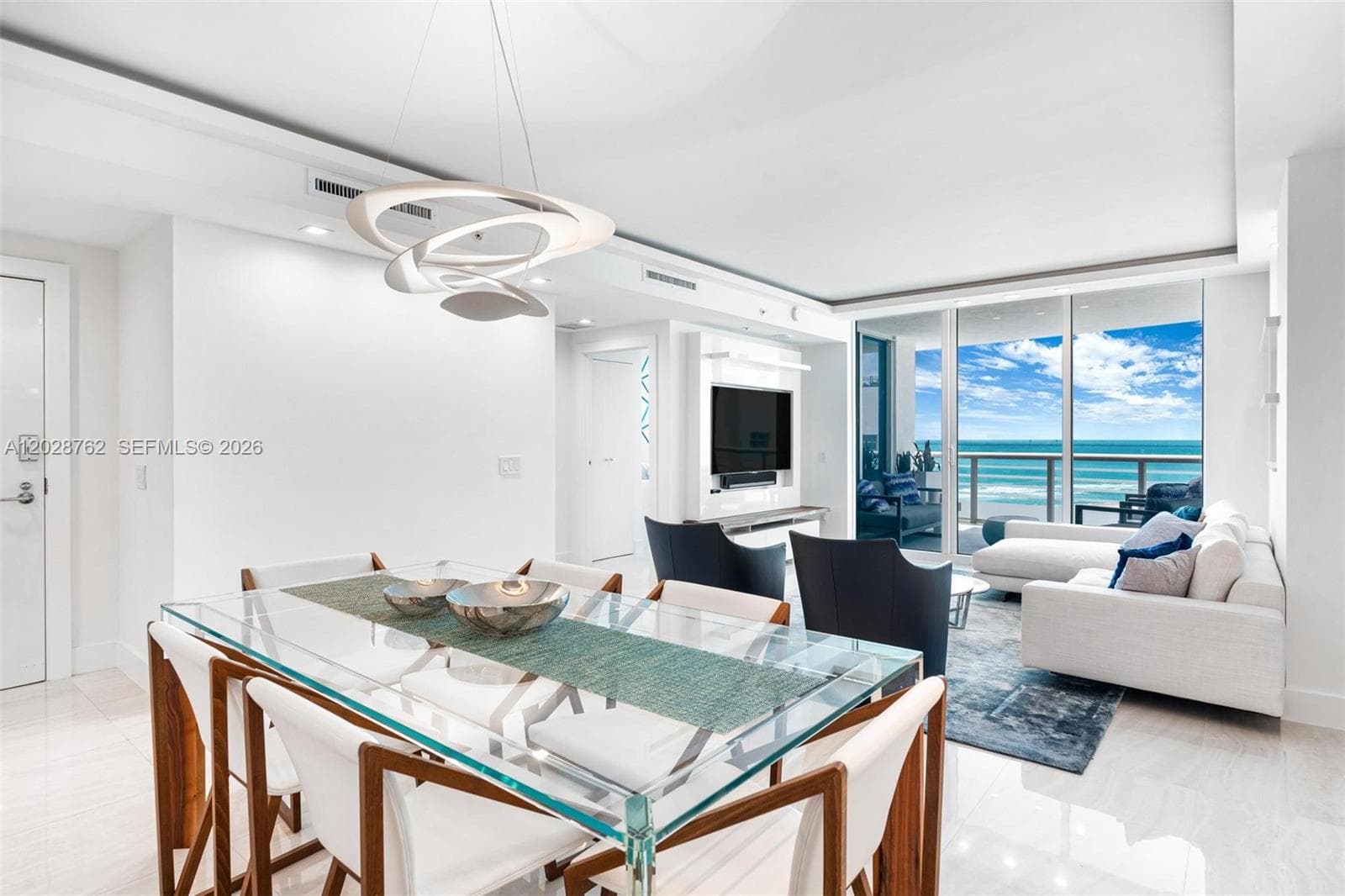 A12028762 — Miami Beach — 6