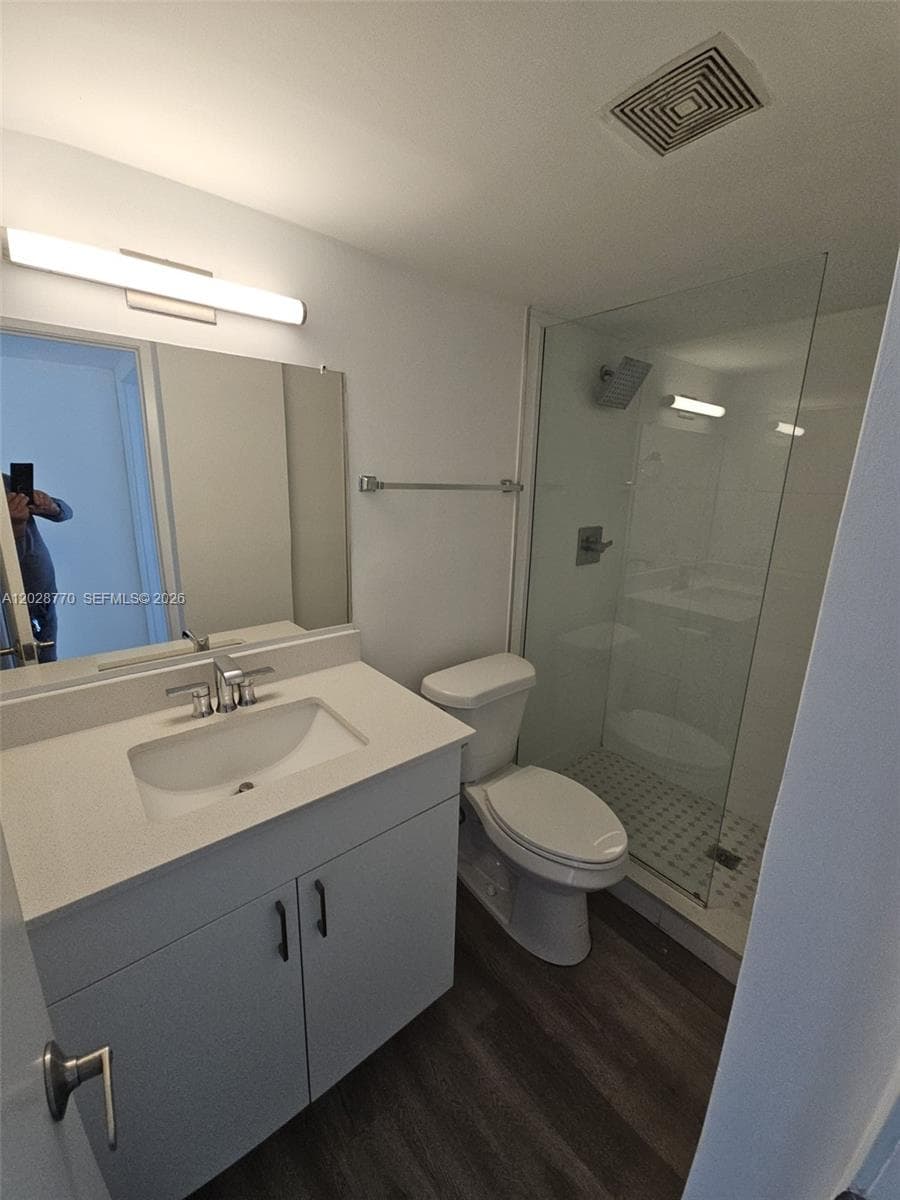 A12028770 — Miami Beach — 15