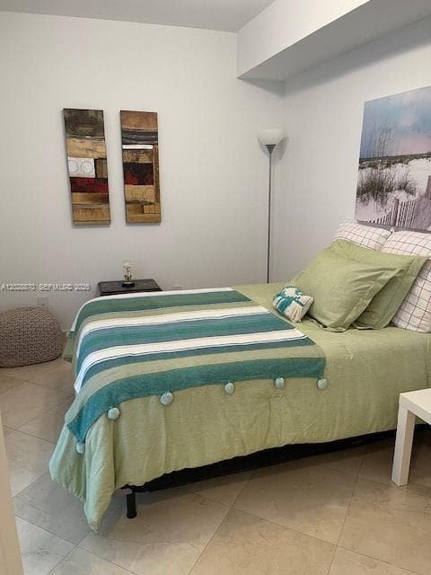 A12028870 — Miami Beach — 18
