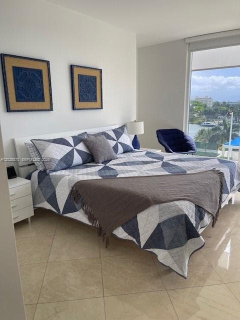A12028870 — Miami Beach — 11