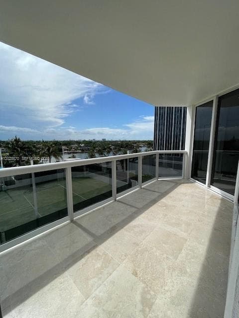 A12028870 — Miami Beach — 19