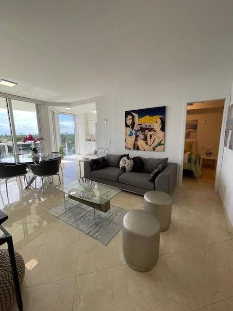A12028870 — Miami Beach — 4