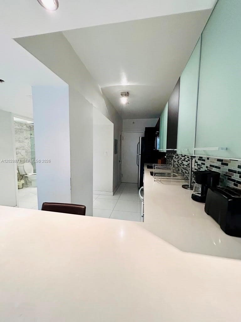 A12028877 — Miami Beach — 5