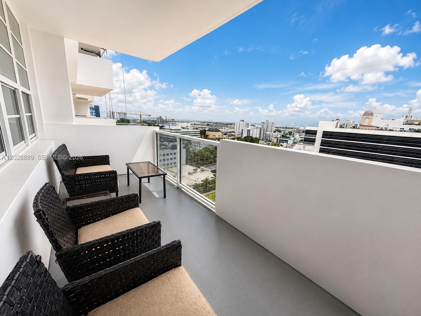 A12028889 — Miami Beach — 17