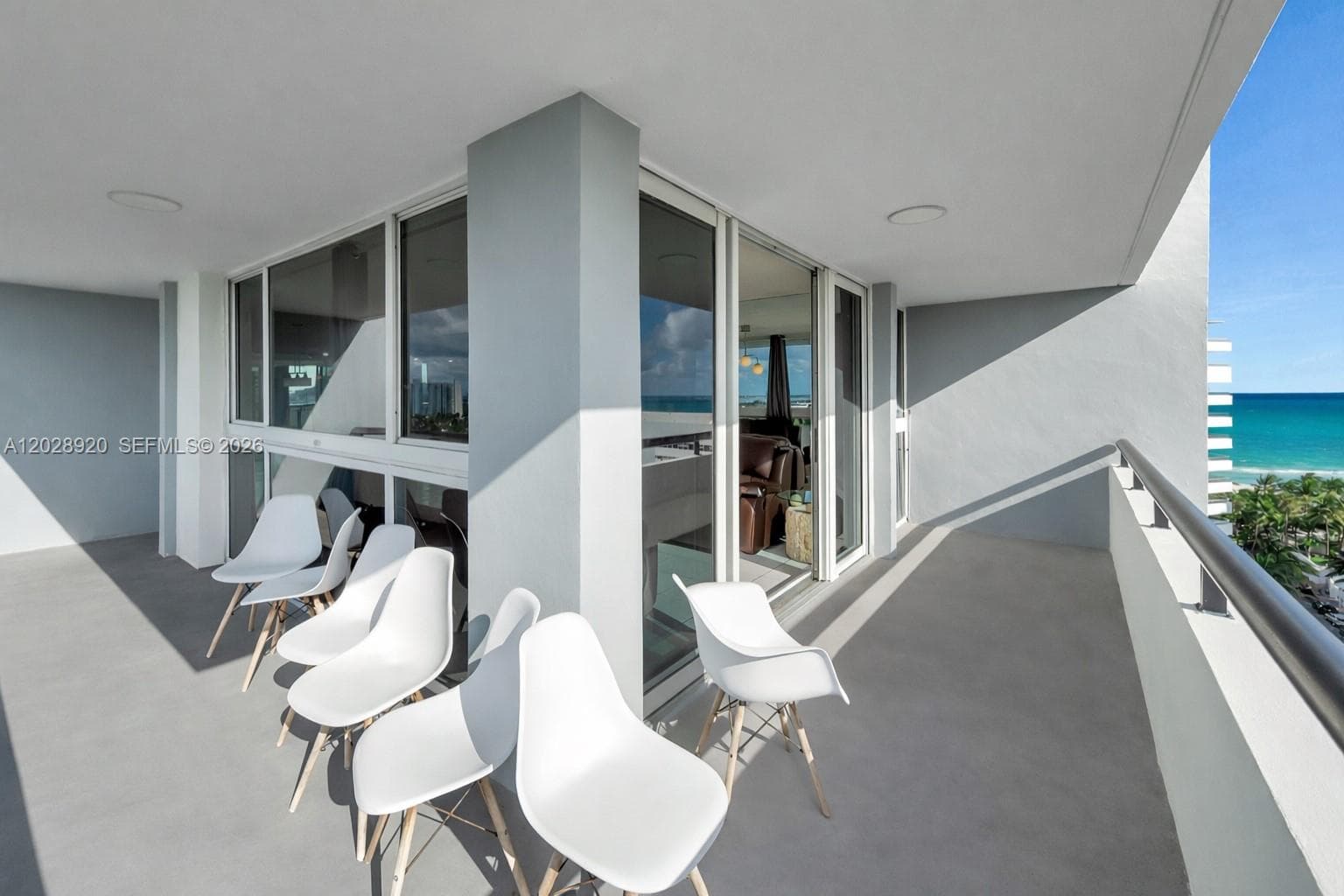 A12028920 — Miami Beach — 28
