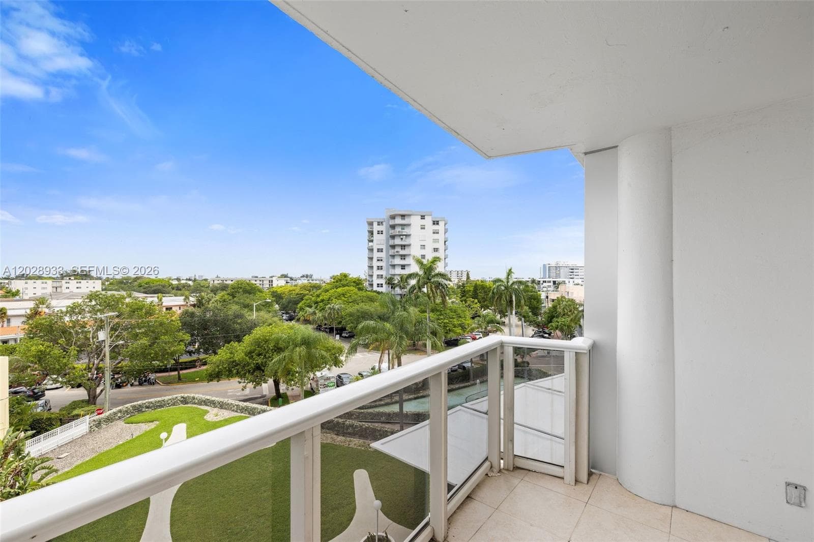 A12028933 — Miami Beach — 8