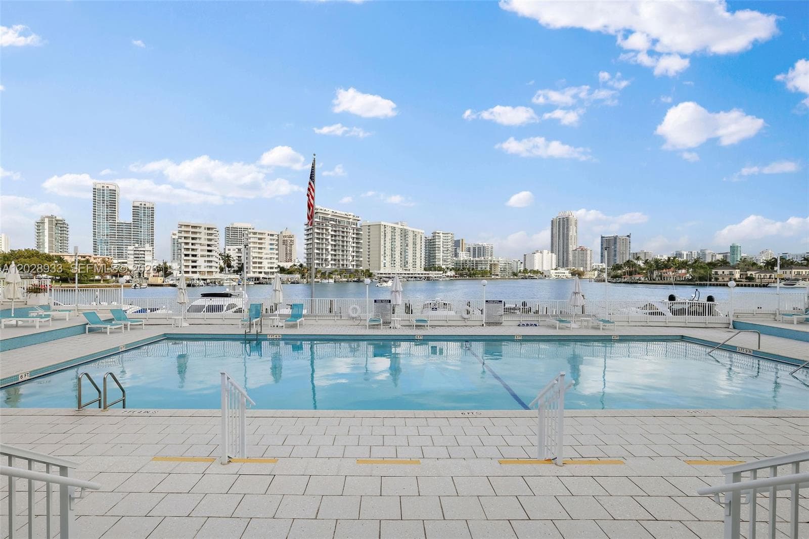 A12028933 — Miami Beach — 25