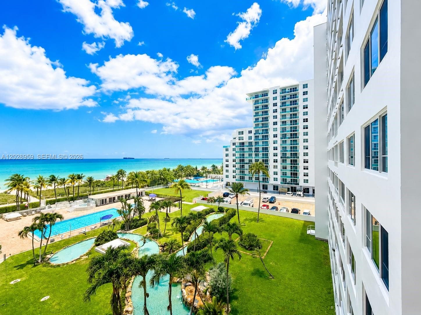 A12028959 — Miami Beach