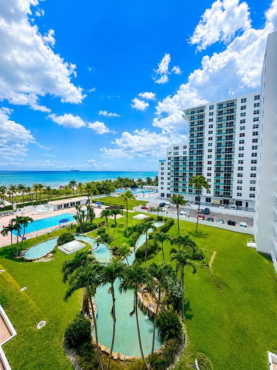 A12028959 — Miami Beach — 5