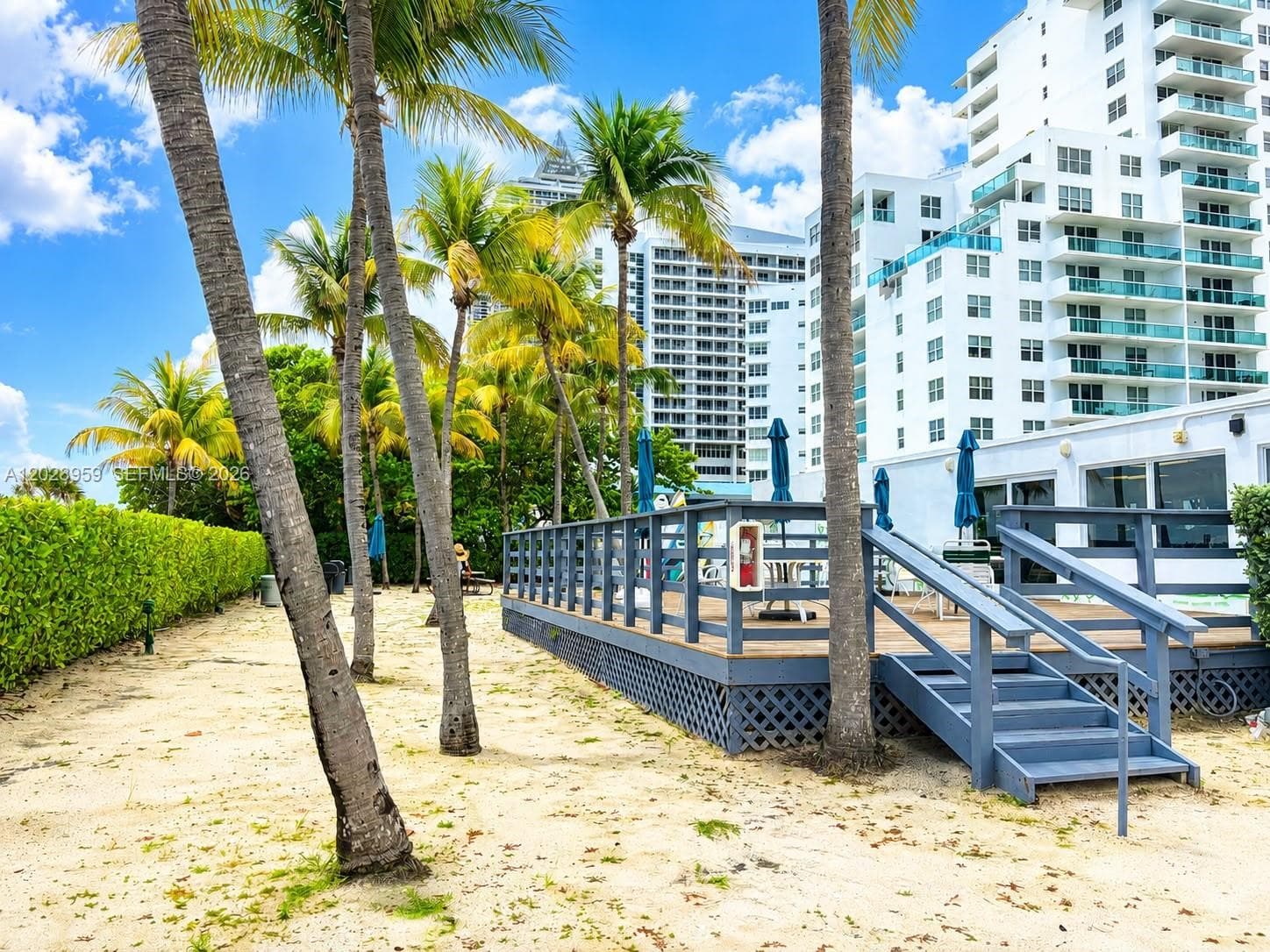 A12028959 — Miami Beach — 29