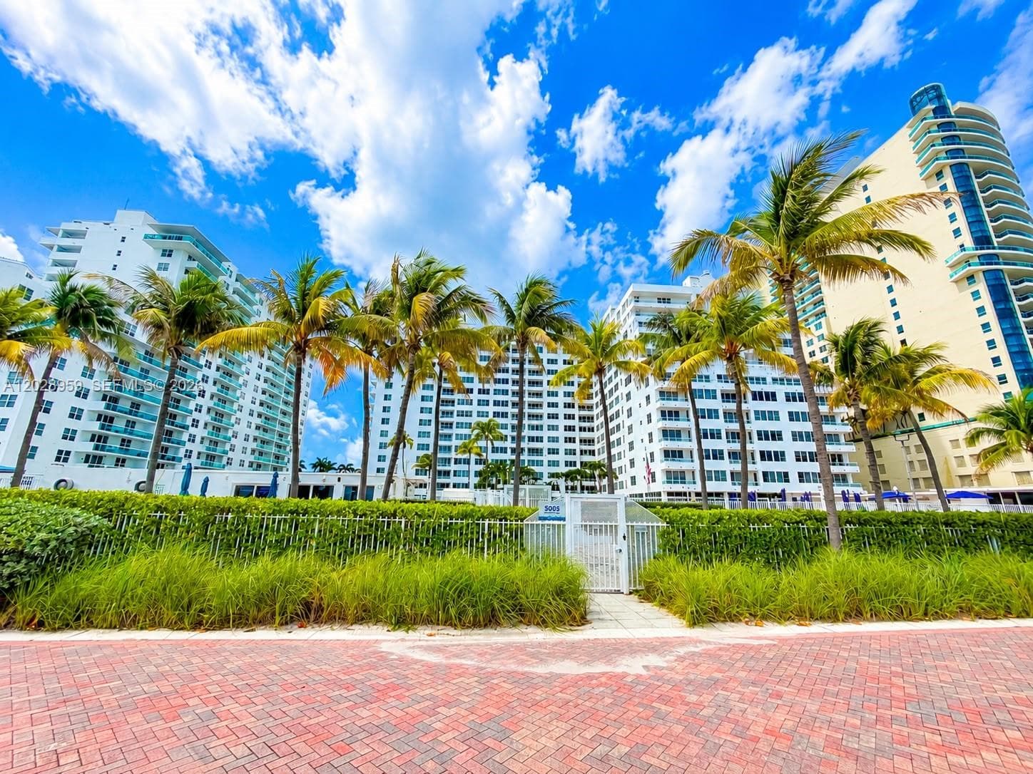 A12028959 — Miami Beach — 25