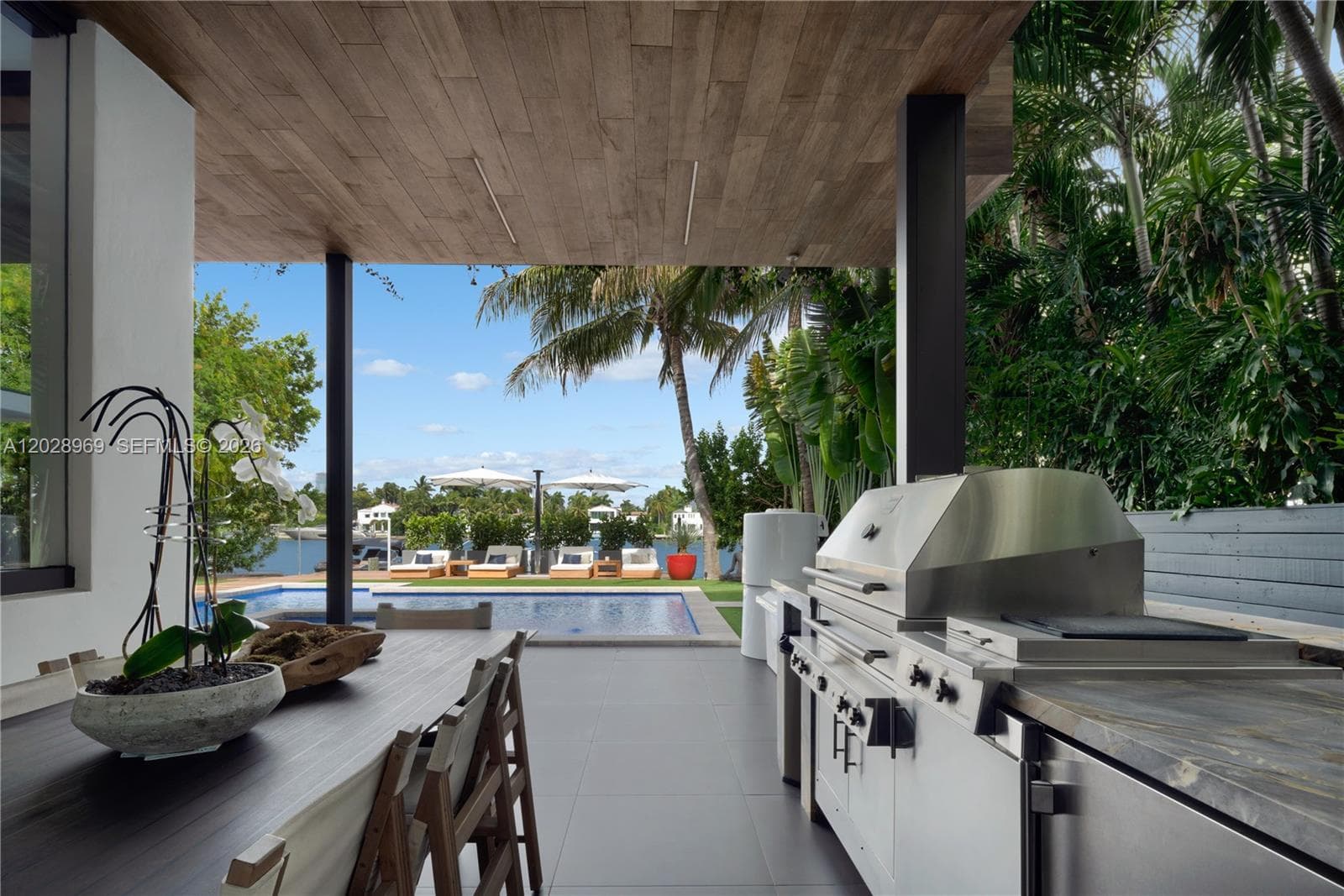 A12028969 — Miami Beach — 20