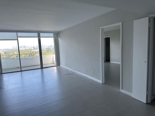 A12029196 — Miami Beach — 2