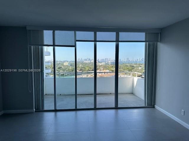 A12029196 — Miami Beach
