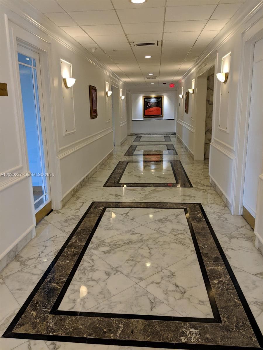 A12029227 — Miami Beach — 27