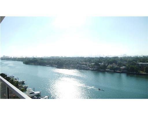 A12029227 — Miami Beach — 5