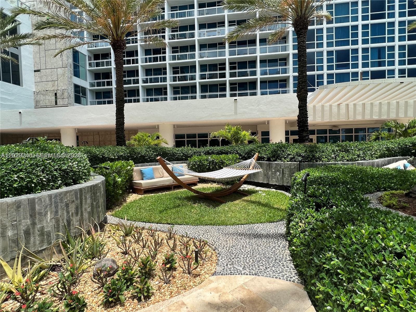 A12029246 — Miami Beach — 12
