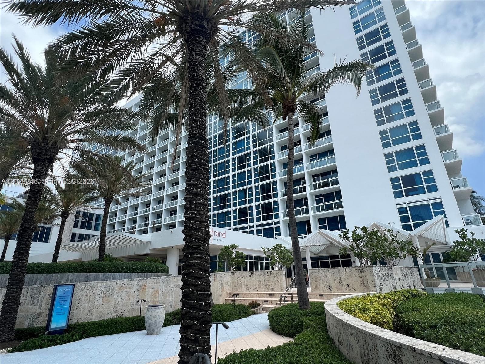 A12029246 — Miami Beach — 11