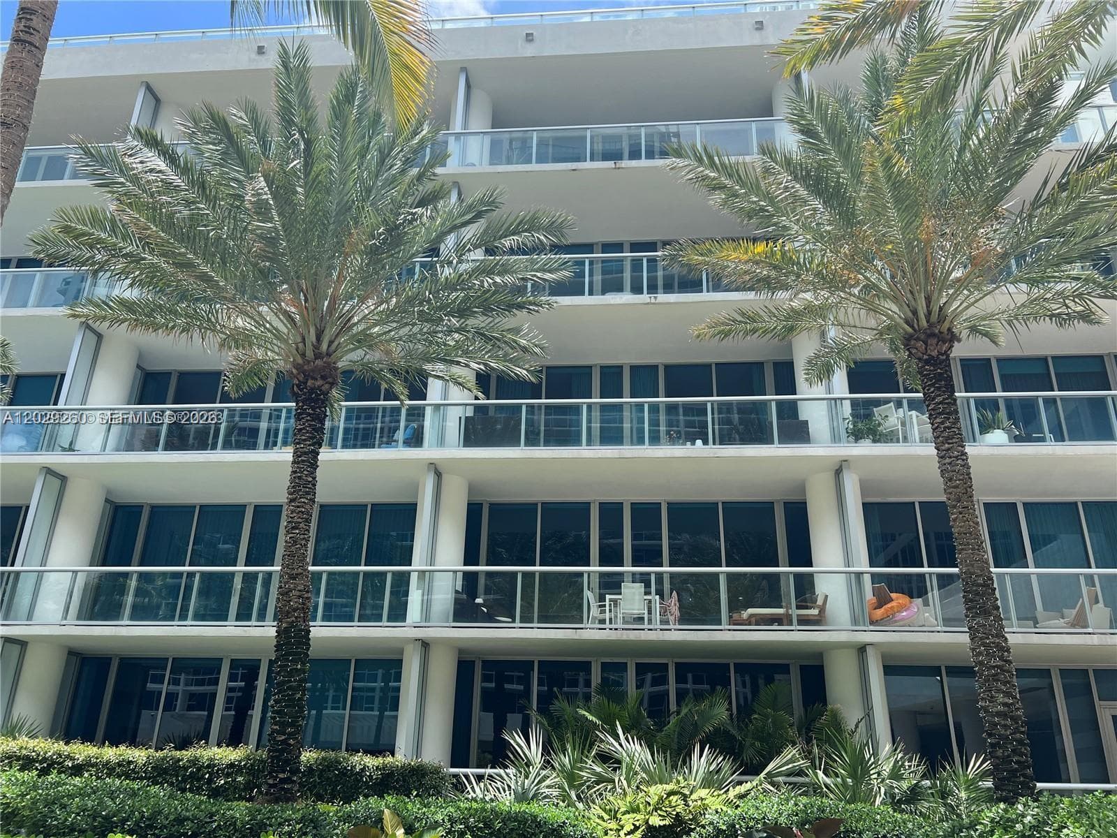 A12029260 — Miami Beach — 4