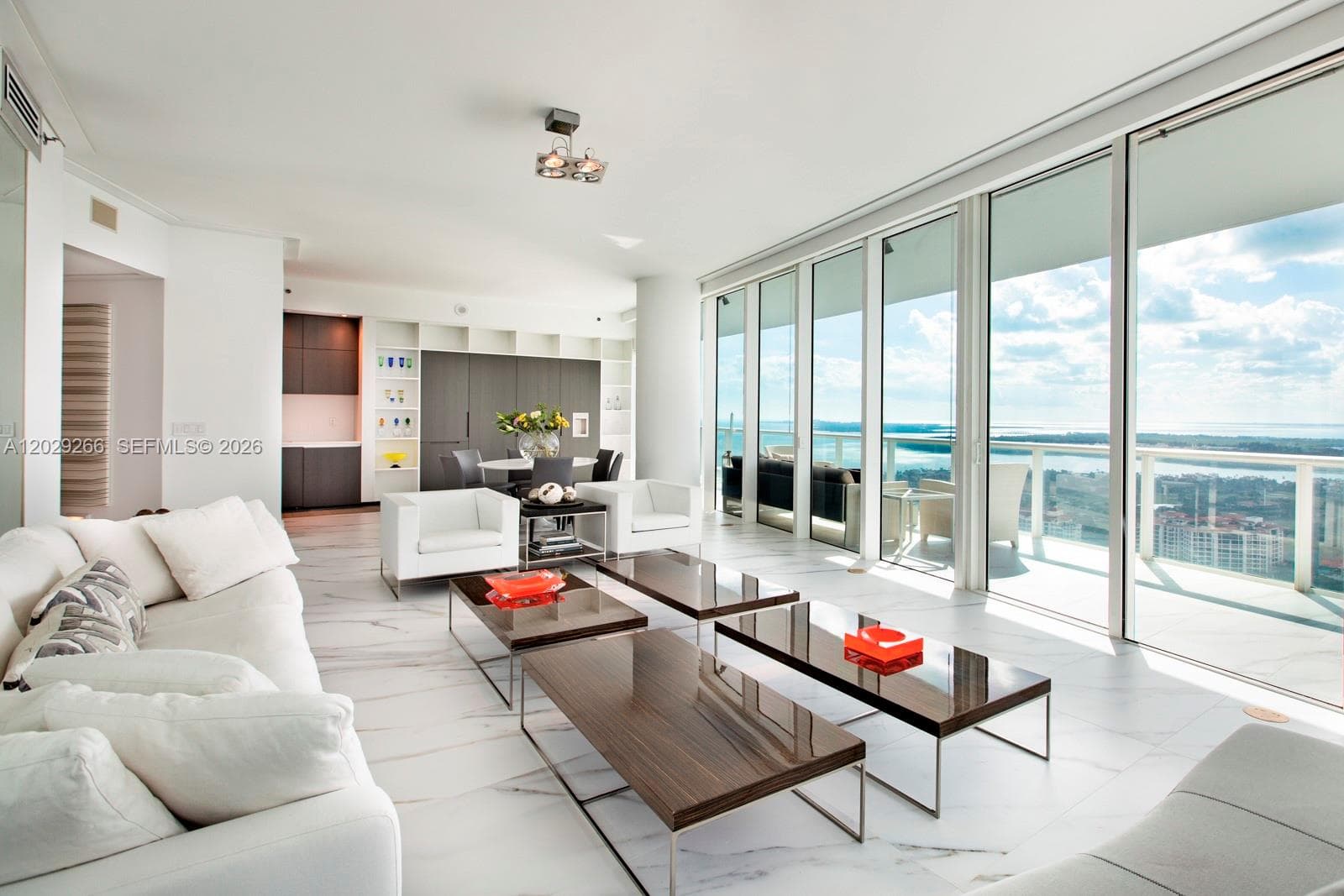 A12029266 — Miami Beach