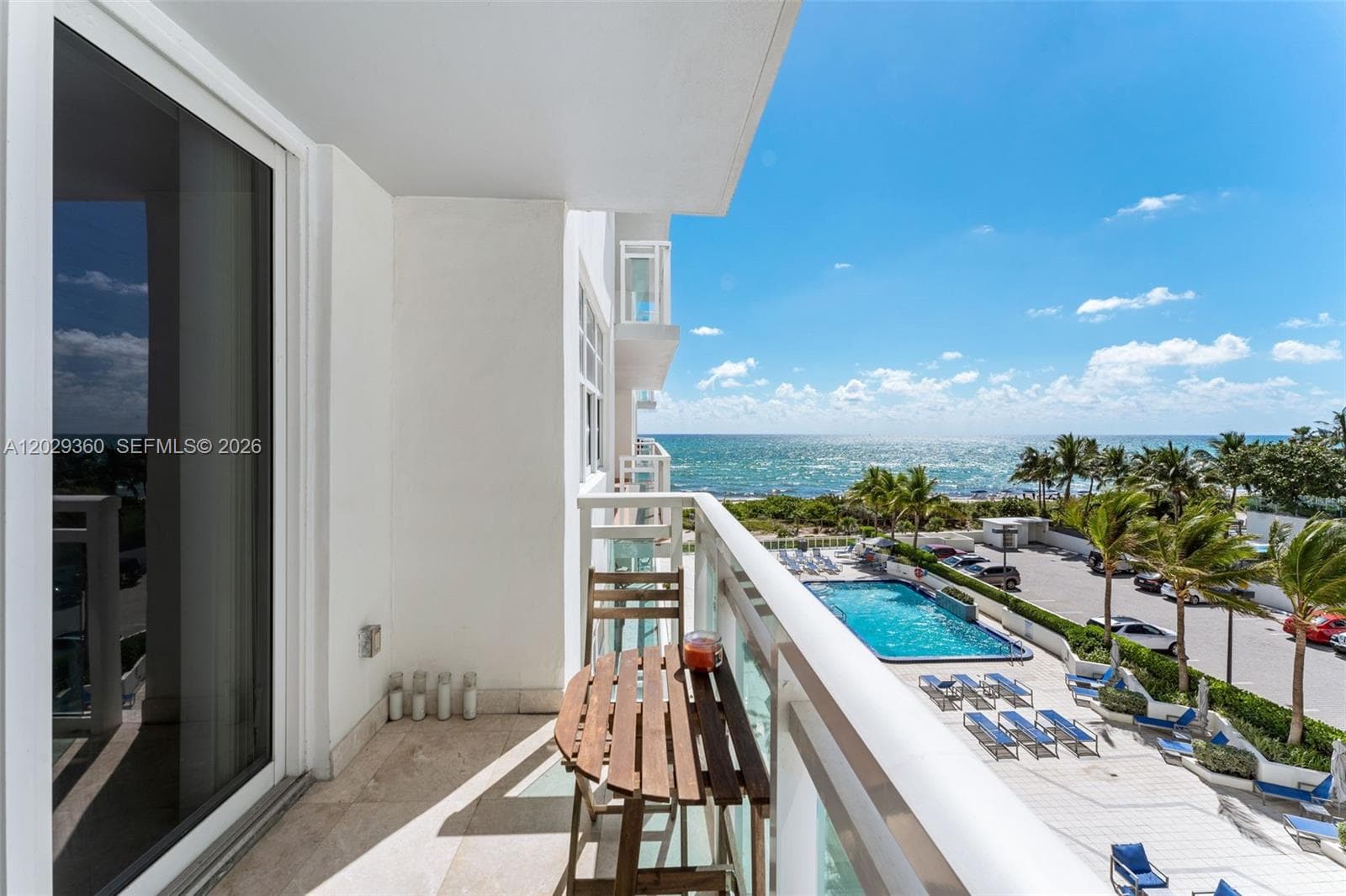 A12029360 — Miami Beach — 17