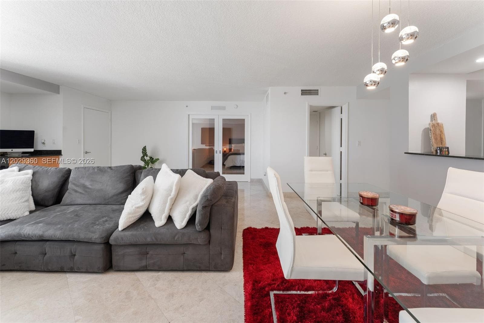 A12029360 — Miami Beach — 11