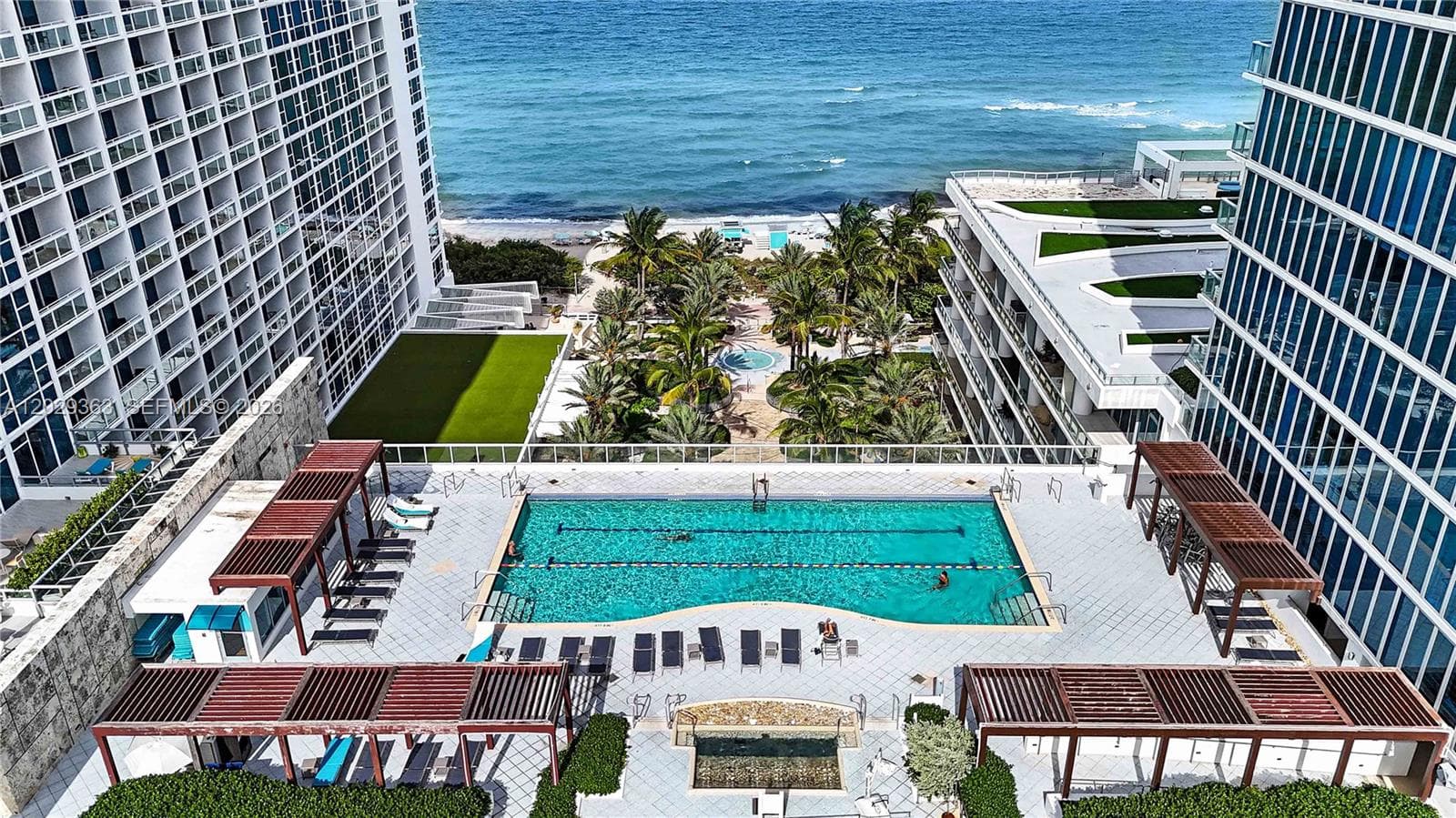 A12029363 — Miami Beach — 47
