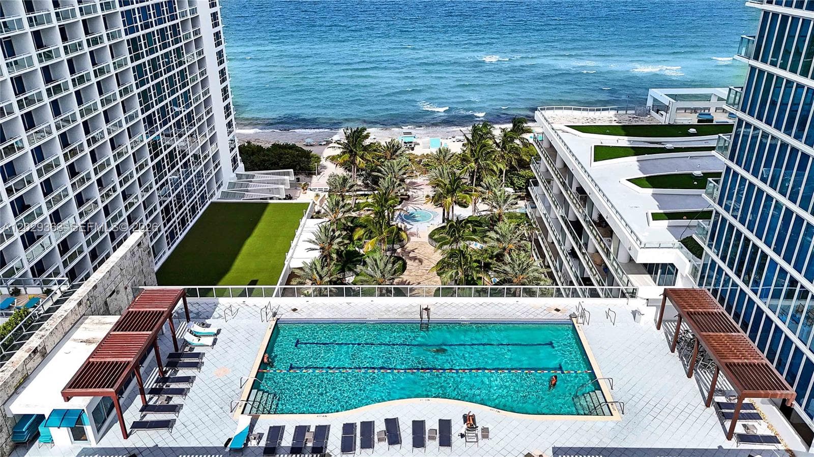 A12029363 — Miami Beach — 35