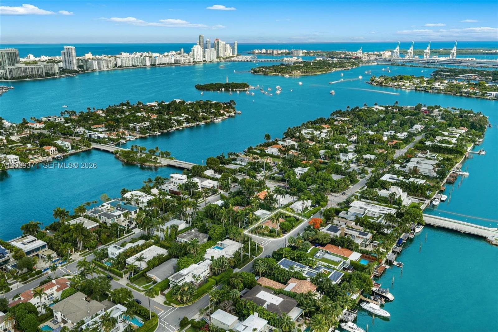 A12029371 — Miami Beach — 26