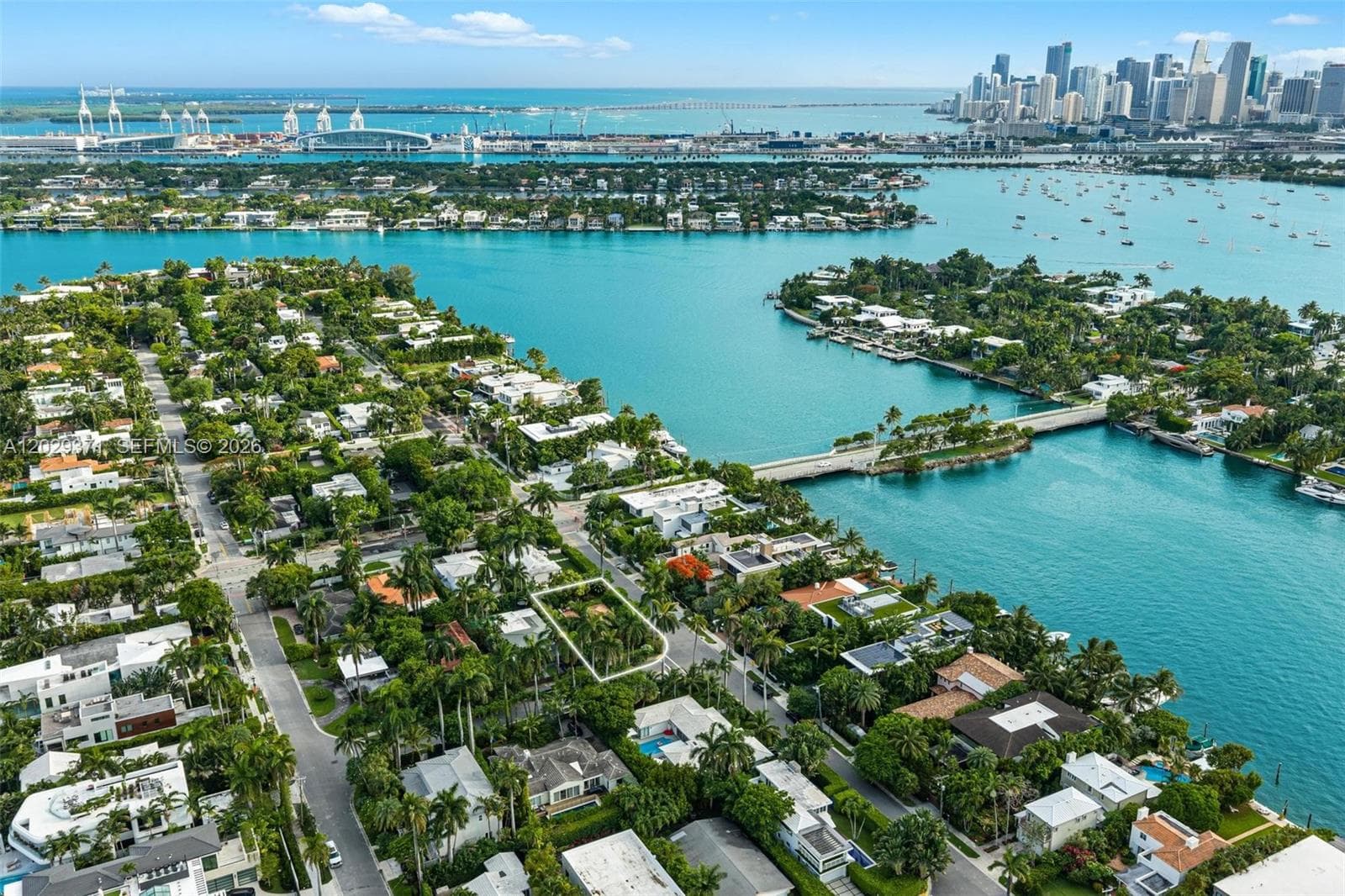 A12029371 — Miami Beach — 25