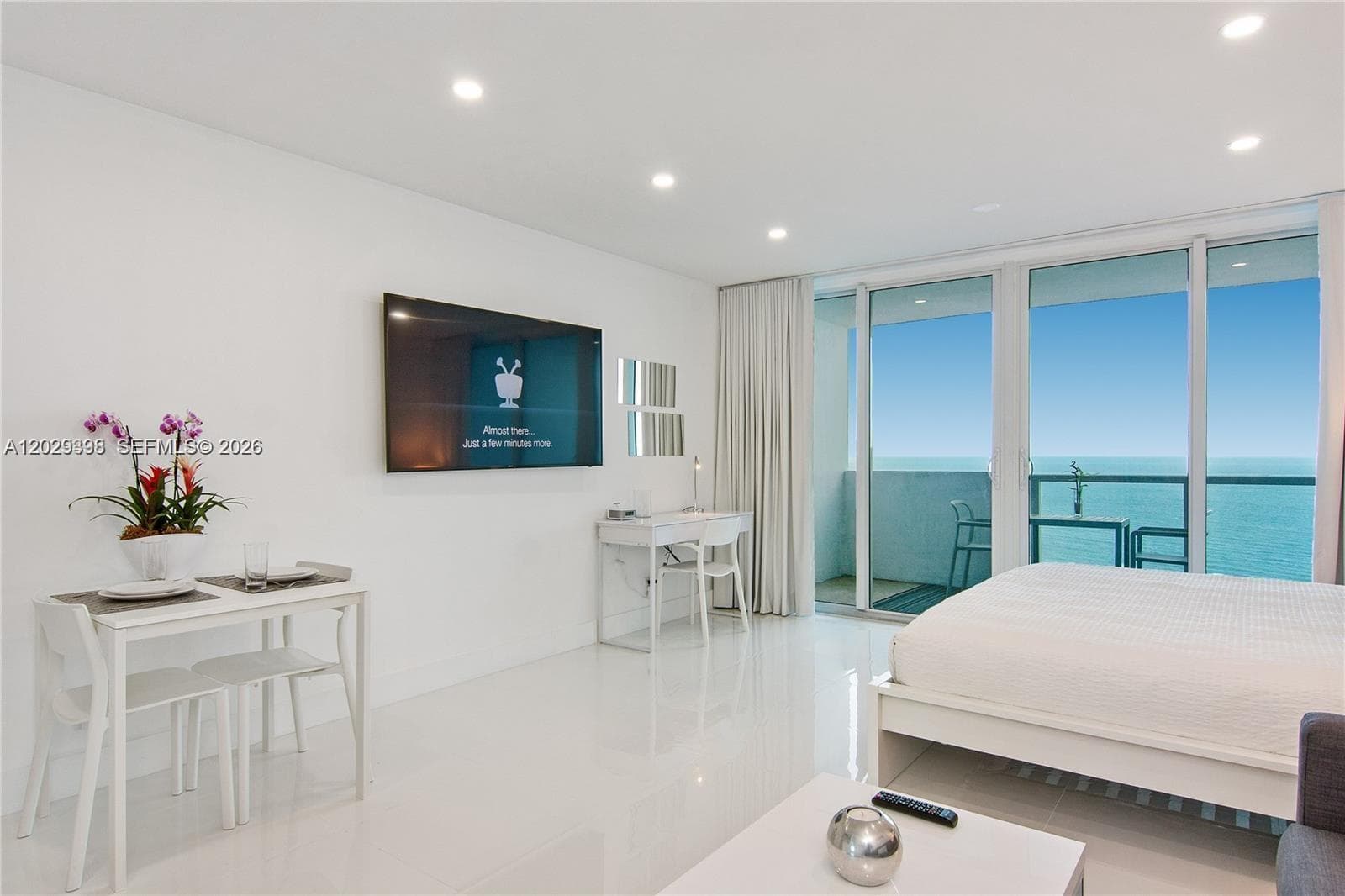 A12029398 — Miami Beach — 2