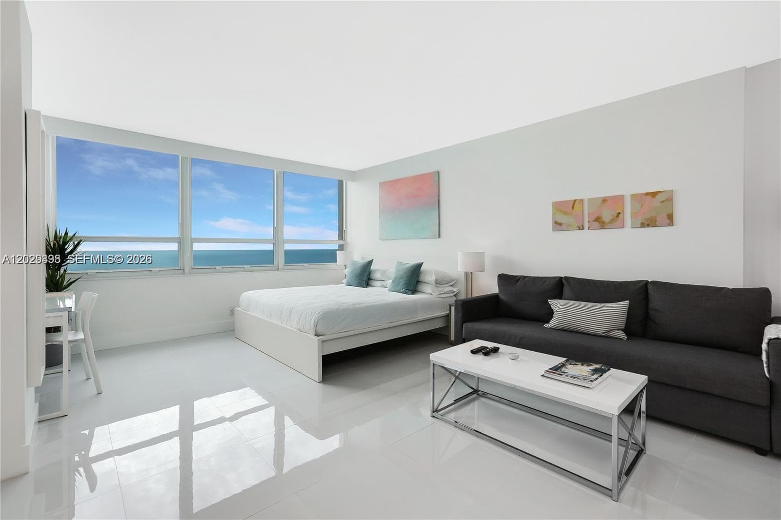 A12029398 — Miami Beach — 4