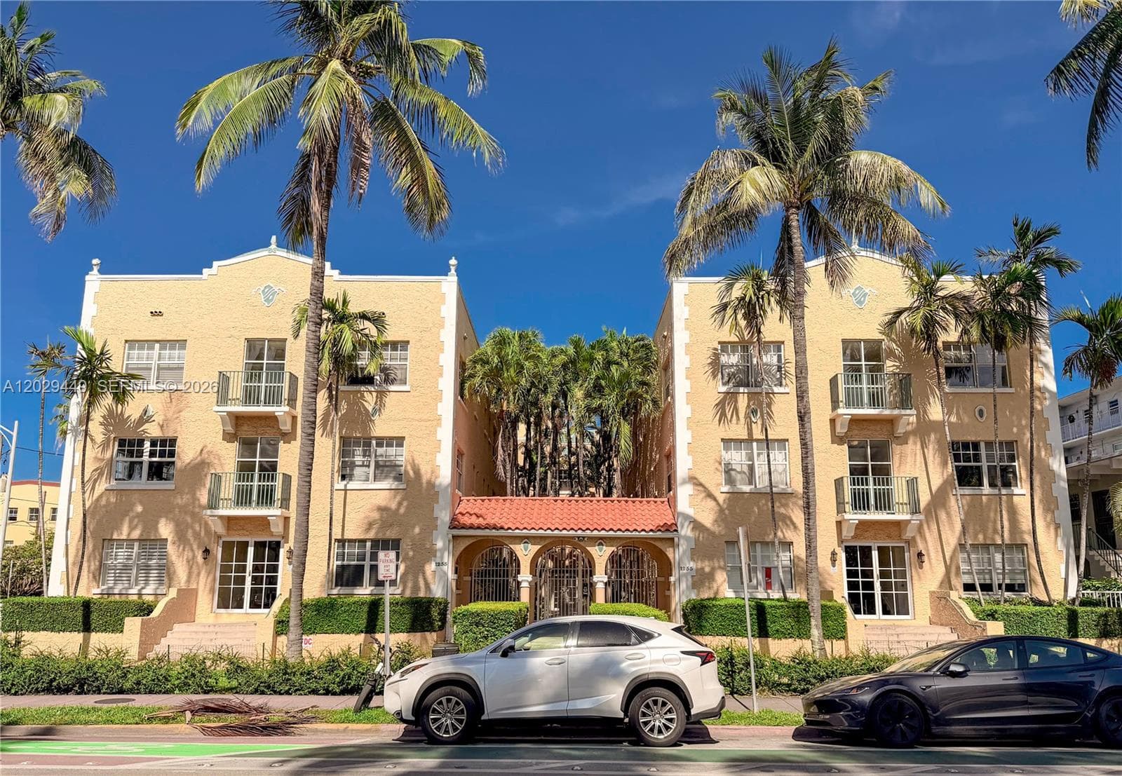 A12029449 — Miami Beach — 14