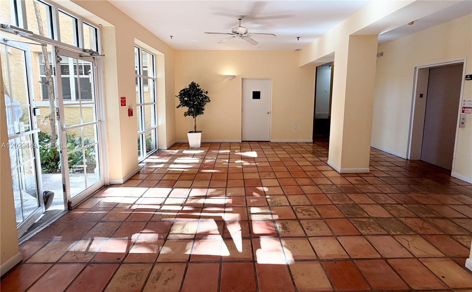 A12029449 — Miami Beach — 11