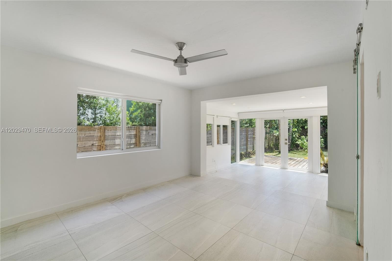 A12029470 — Miami Beach — 7