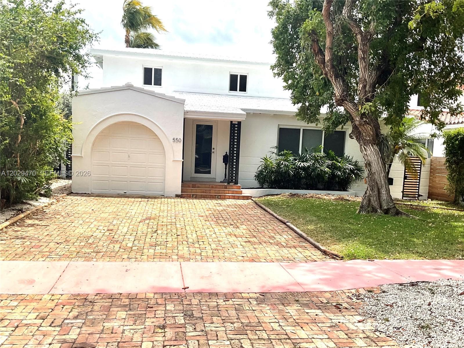 A12029470 — Miami Beach — 14