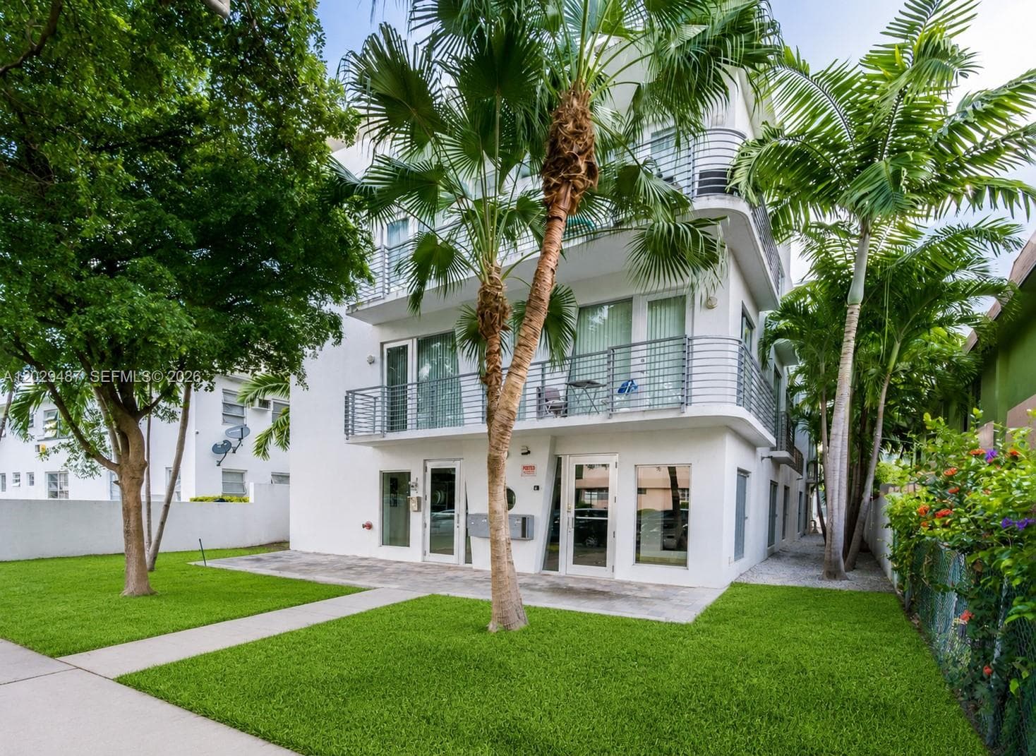 A12029487 — Miami Beach — 2