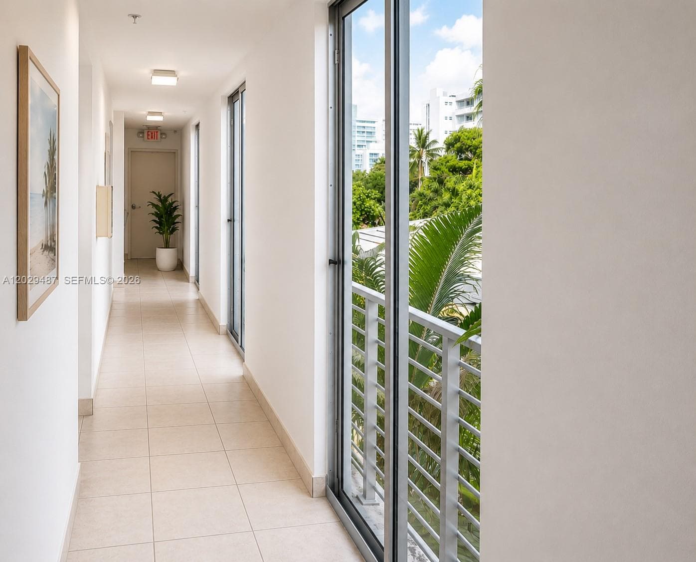 A12029487 — Miami Beach — 13