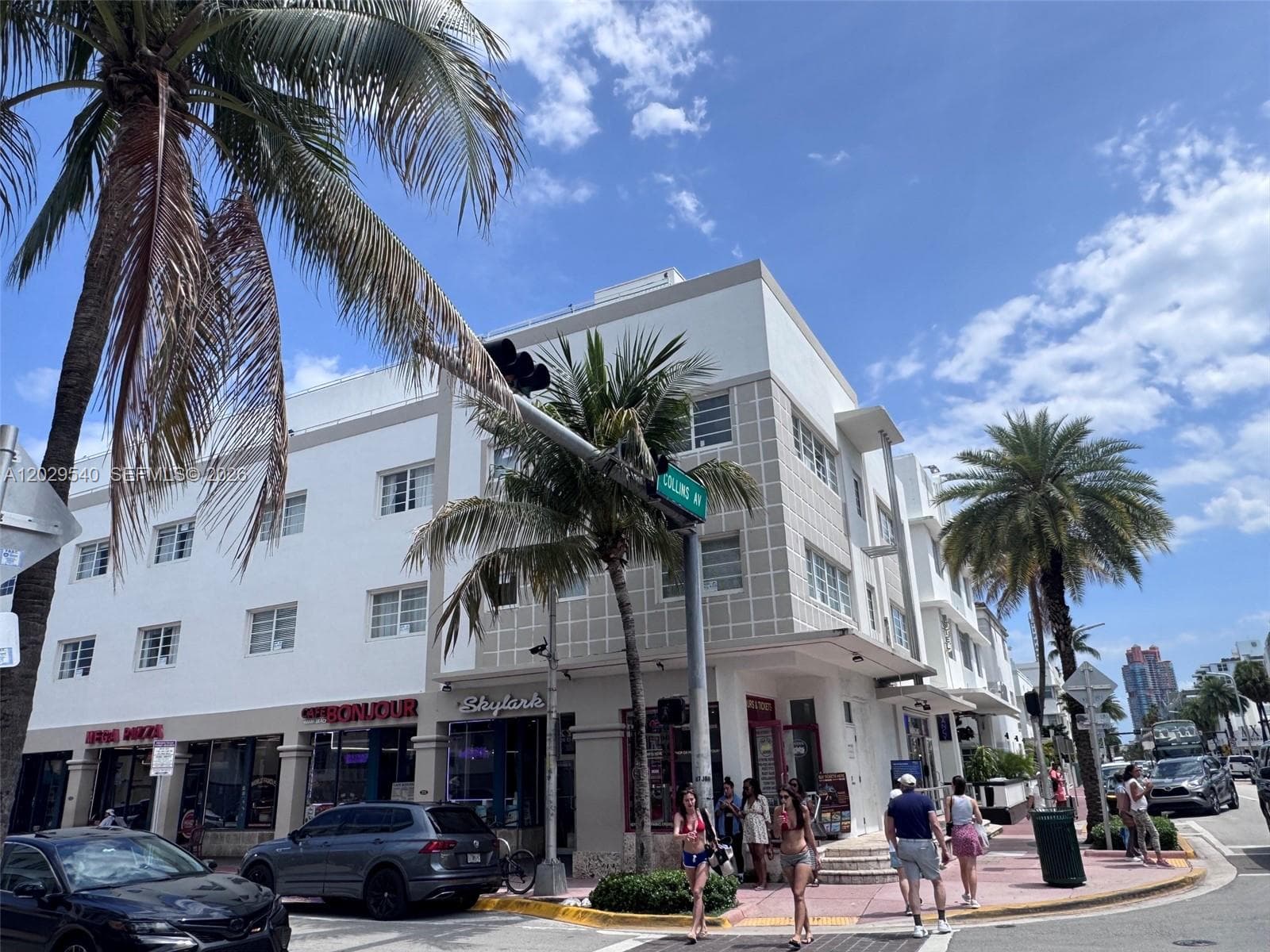 A12029540 — Miami Beach