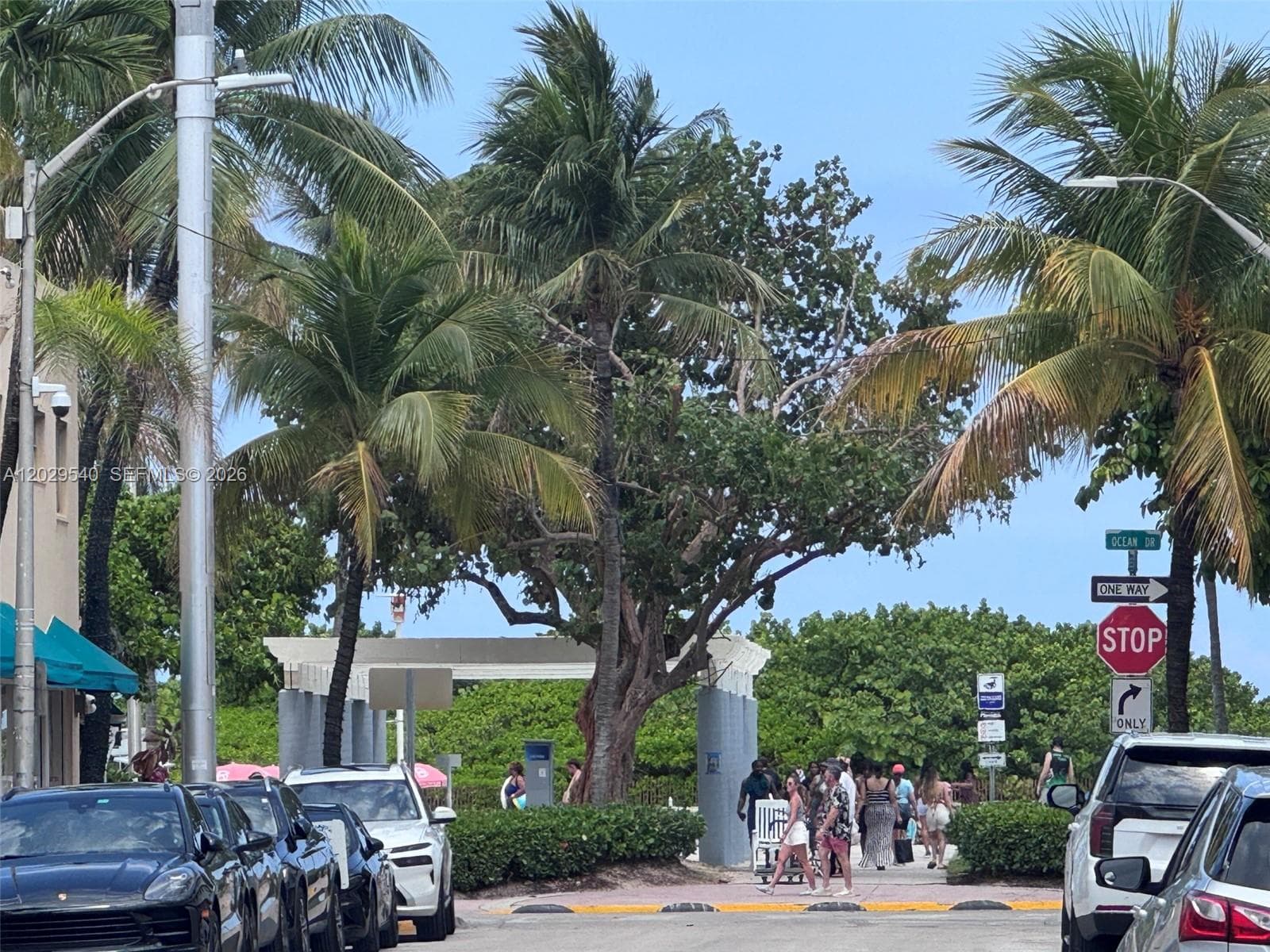 A12029540 — Miami Beach — 28