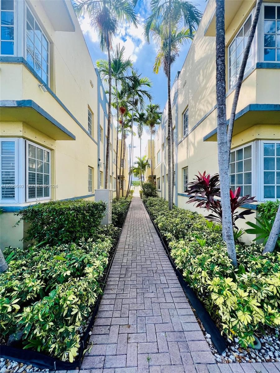 A12029580 — Miami Beach — 3