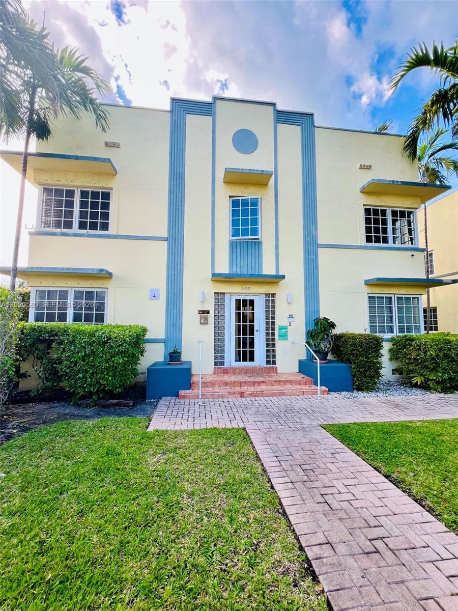 A12029580 — Miami Beach