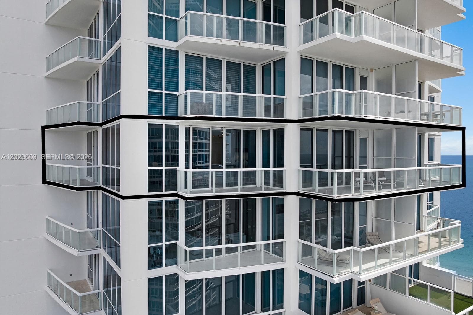 A12029603 — Miami Beach — 24