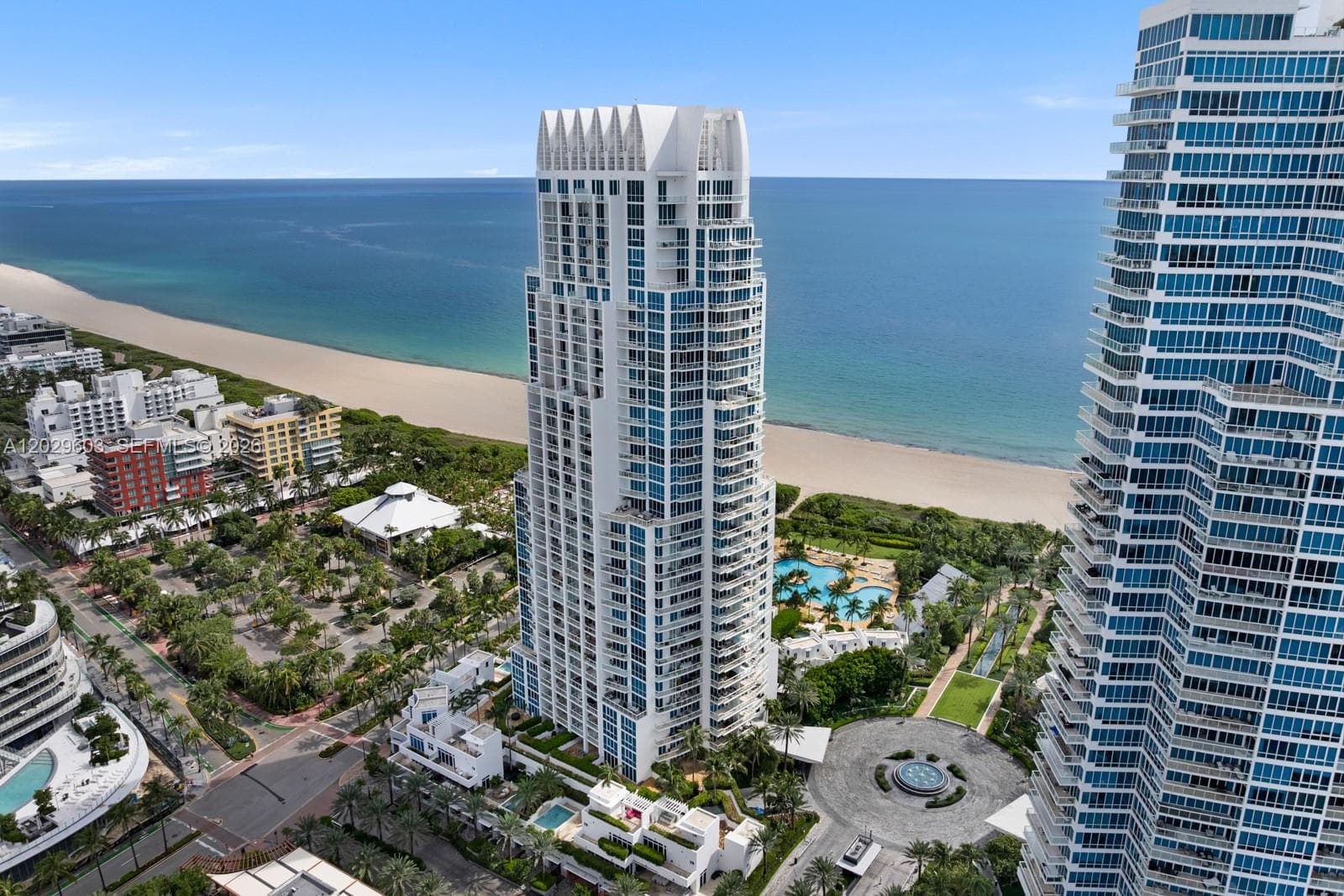 A12029603 — Miami Beach — 30