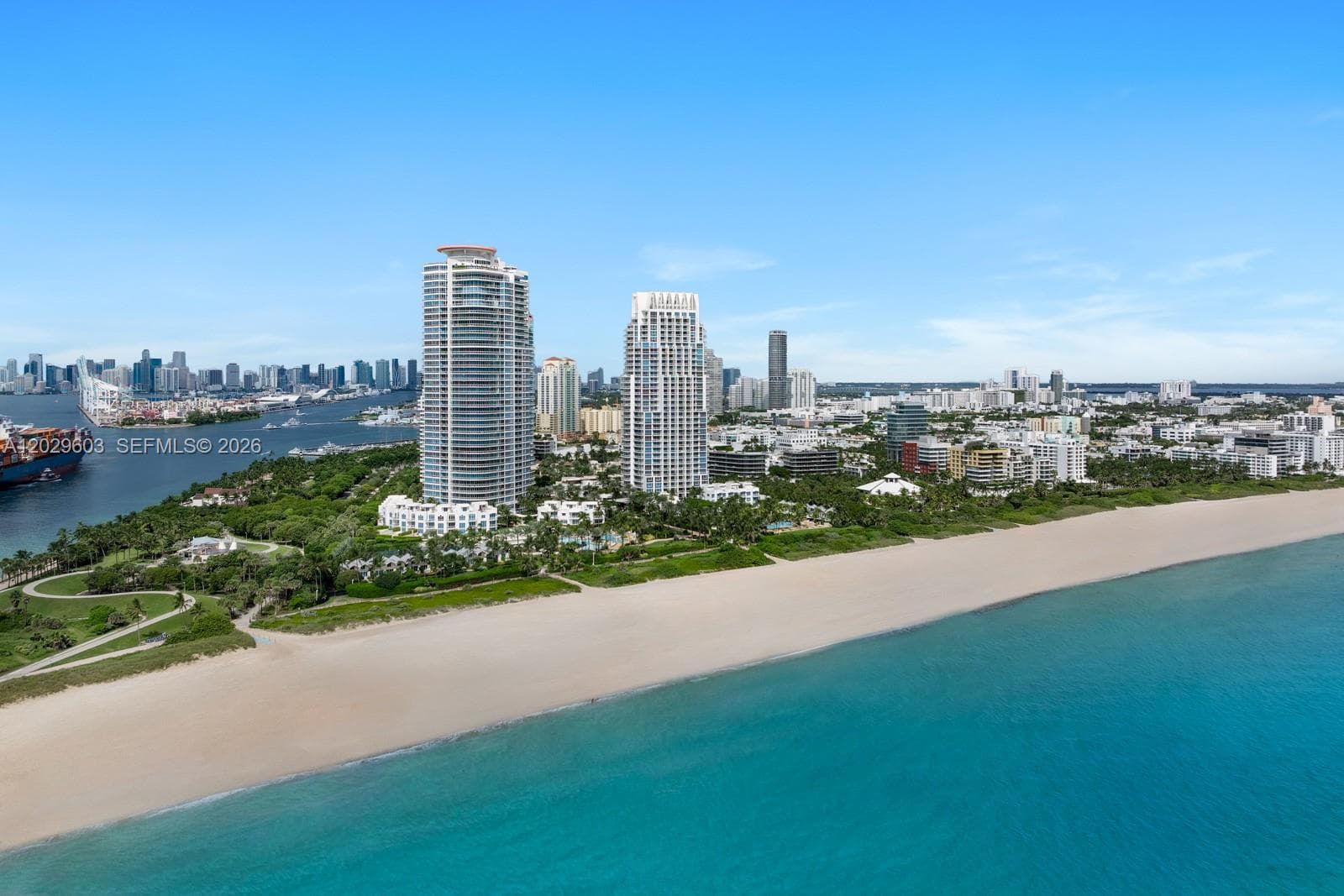 A12029603 — Miami Beach — 33