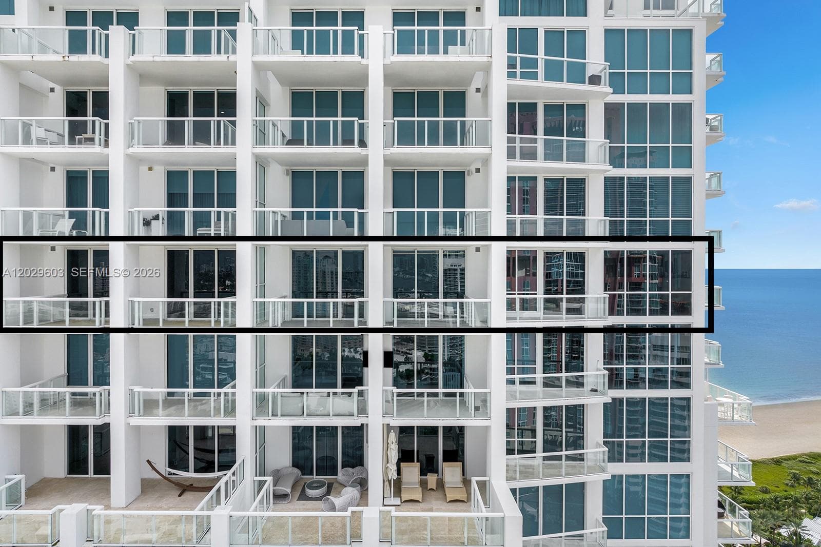 A12029603 — Miami Beach — 25