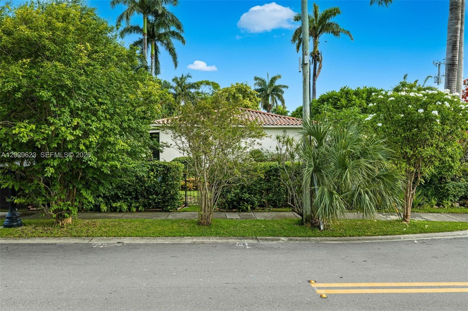 A12029623 — Miami Beach — 17